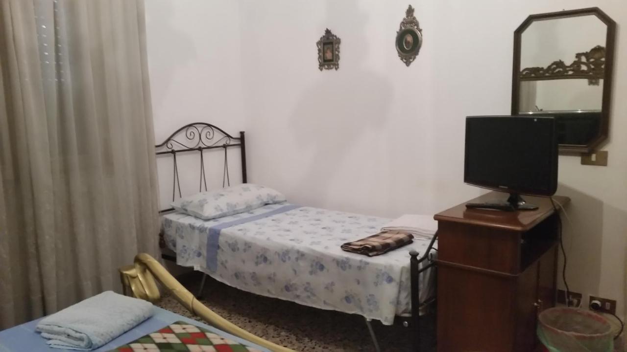 Casa Gramsci Bed & Breakfast Modena Ngoại thất bức ảnh